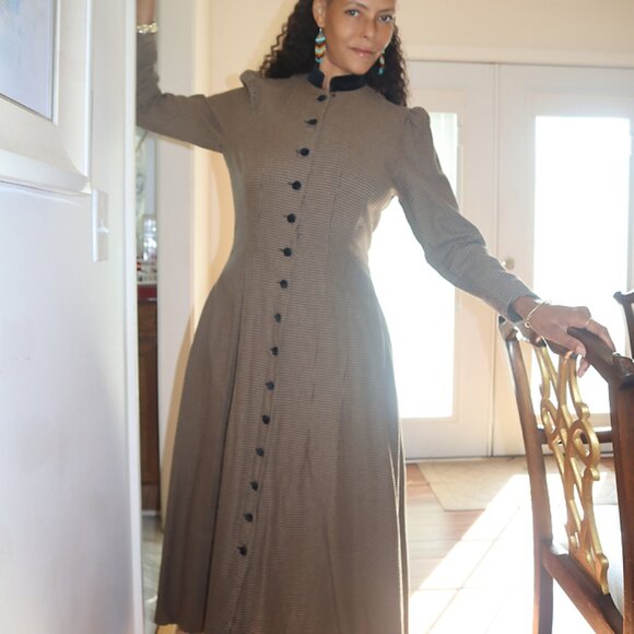 Vintage J. Peterman Black and Dusky Goldenrod Houndstooth Dress - Picture 6 of 6